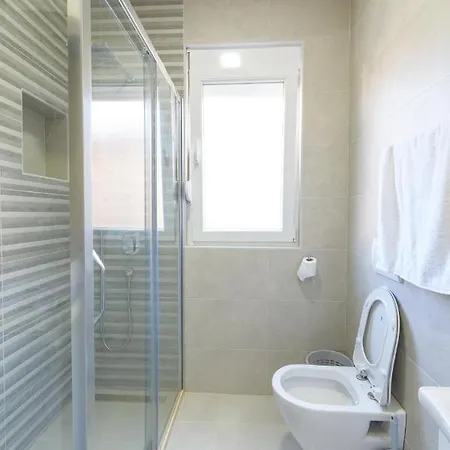 Djukic Apartmani Tivat Exterior photo