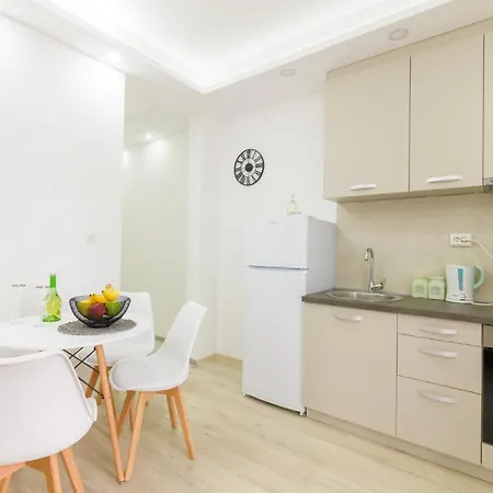 Djukic Apartmani Tivat Exterior photo