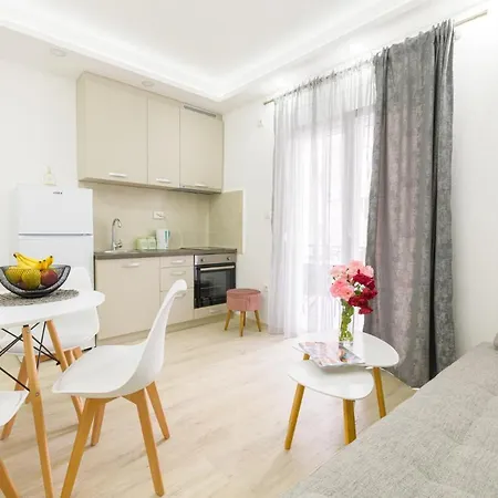 Djukic Apartmani Tivat Exterior photo