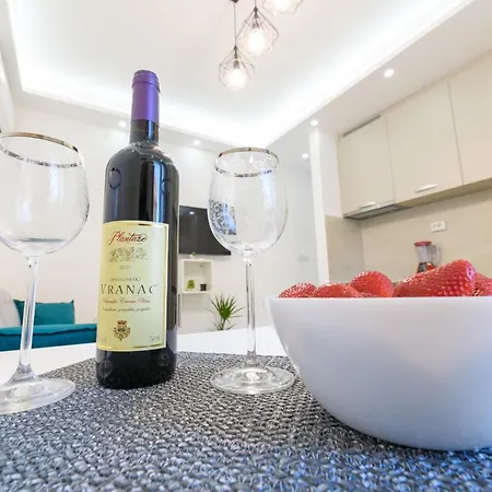 Djukic Apartmani Tivat Exterior photo