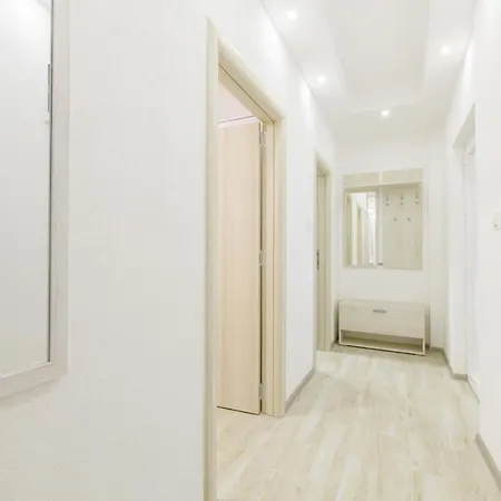 Djukic Apartmani Tivat Exterior photo