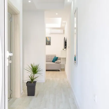 Djukic Apartmani Tivat Exterior photo